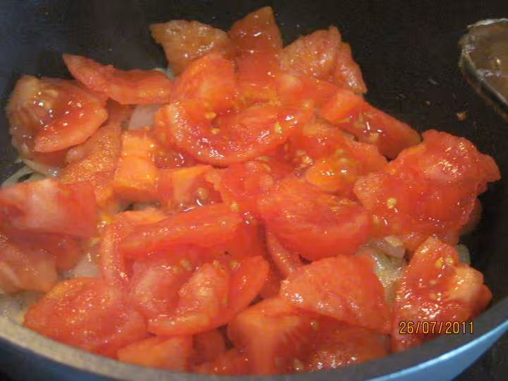 Manchons de canard a la sauce tomates