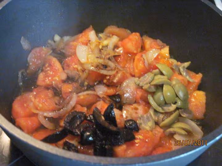 Manchons de canard a la sauce tomates