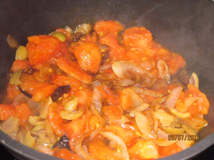 Manchons de canard a la sauce tomates