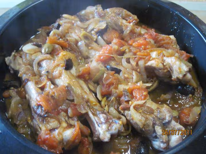 Manchons de canard a la sauce tomates