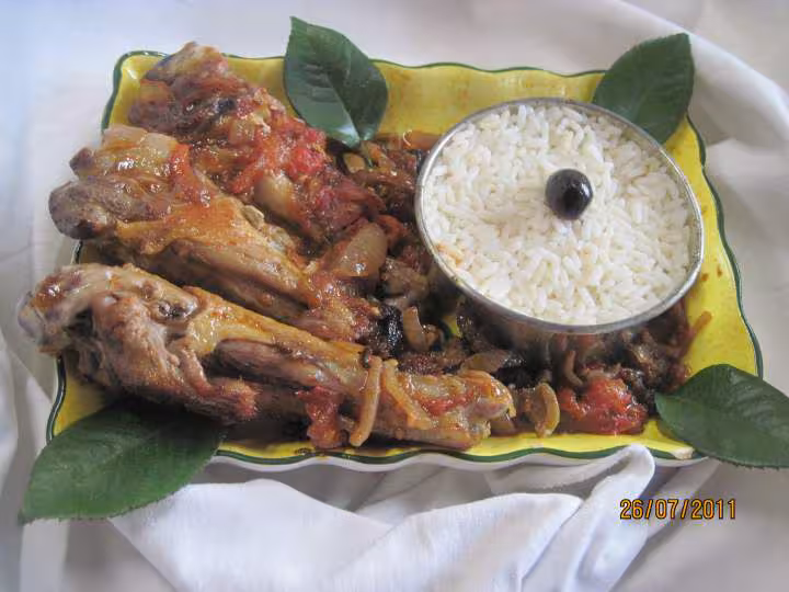 Manchons de canard a la sauce tomates