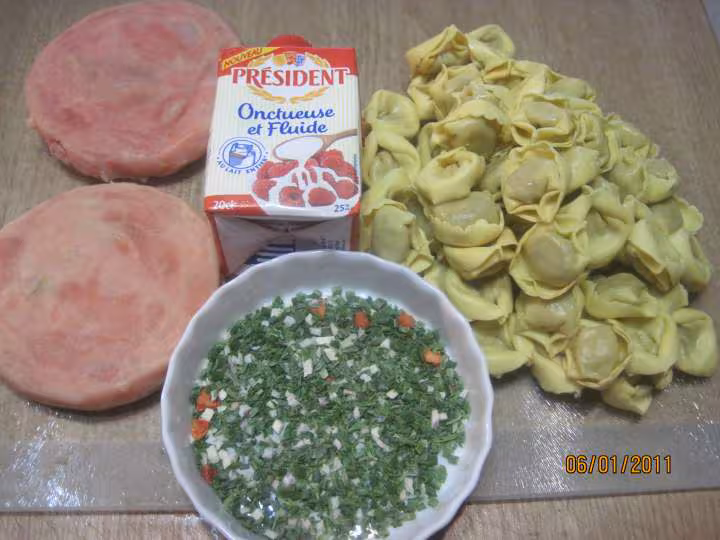 Medaillons de saumon rose au tortillini champignons