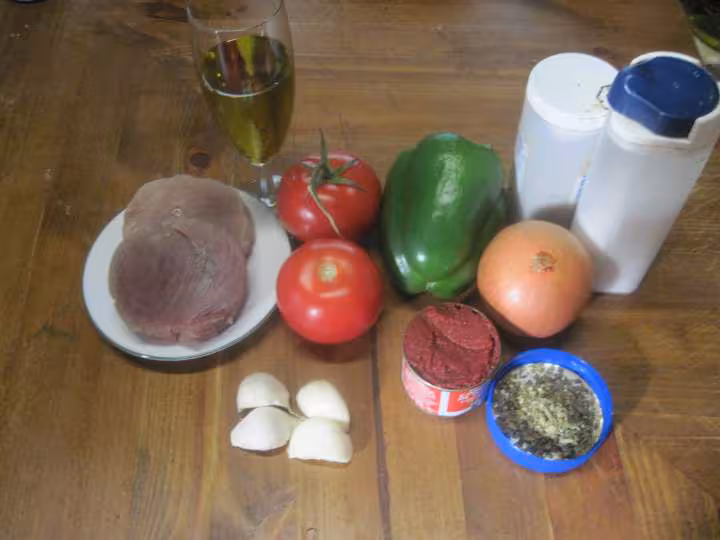Medaillons de thon a la sauce tomate