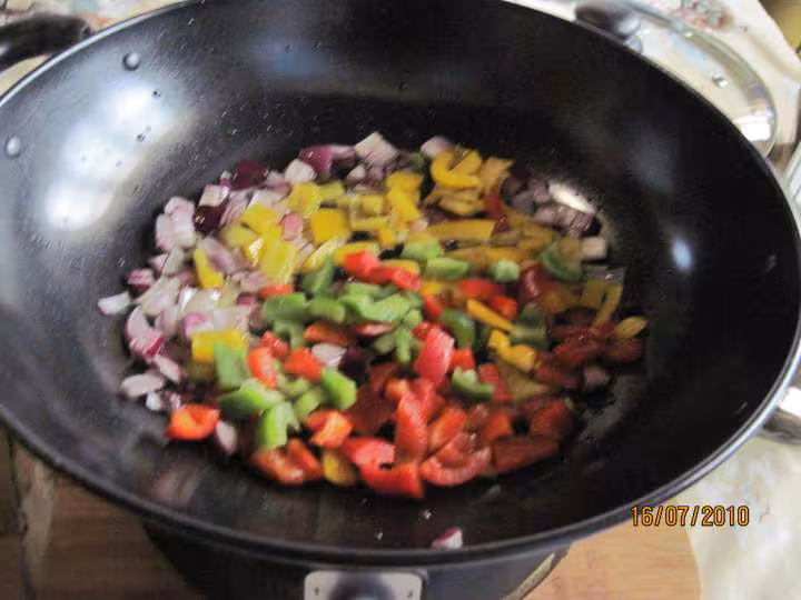 Melee de fruits mer et legumes wok