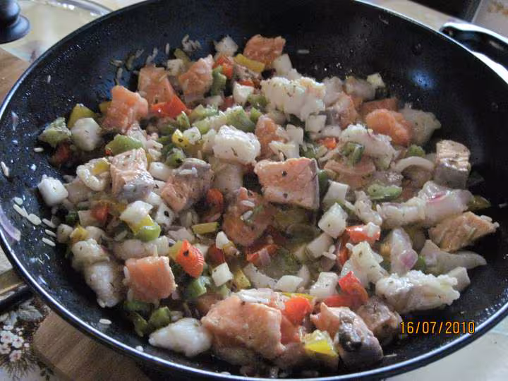 Melee de fruits mer et legumes wok