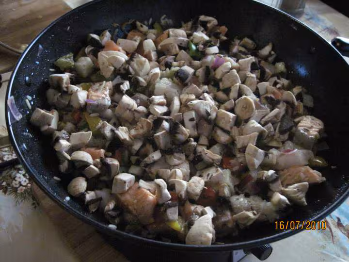 Melee de fruits mer et legumes wok