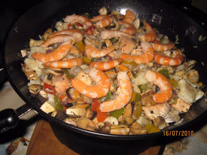 Melee de fruits mer et legumes wok
