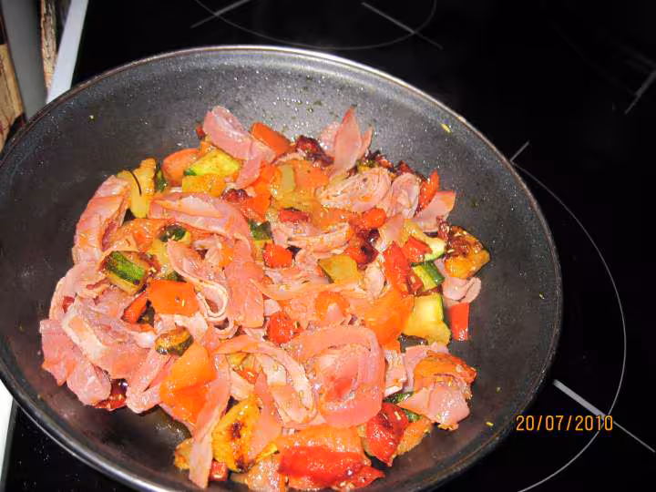 Melee de riz aux legumes et bacon