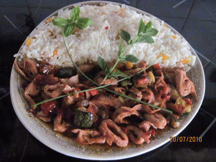 Melee de riz aux legumes et bacon