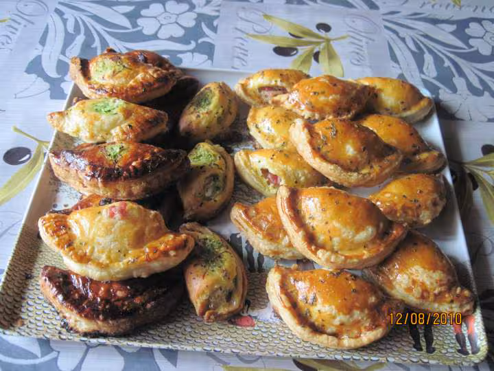 Mini chaussons feuilletees garnis sales