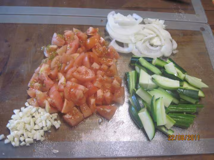Morue a la sauce tomate et basilic cougettes