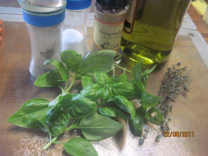 Morue a la sauce tomate et basilic cougettes