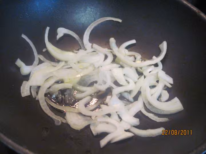 Morue a la sauce tomate et basilic cougettes
