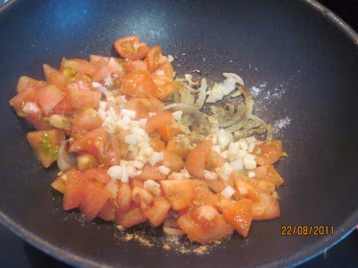 Morue a la sauce tomate et basilic cougettes
