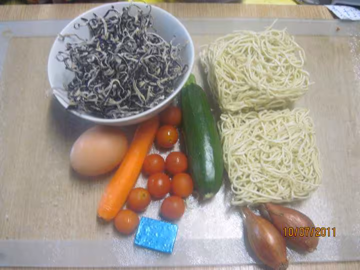 Nouille chinoise aux boulettes de viande hachee