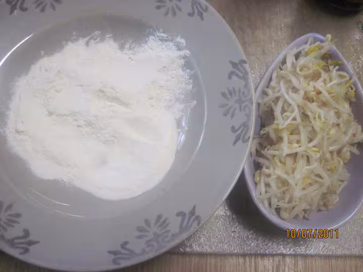 Nouille chinoise aux boulettes de viande hachee