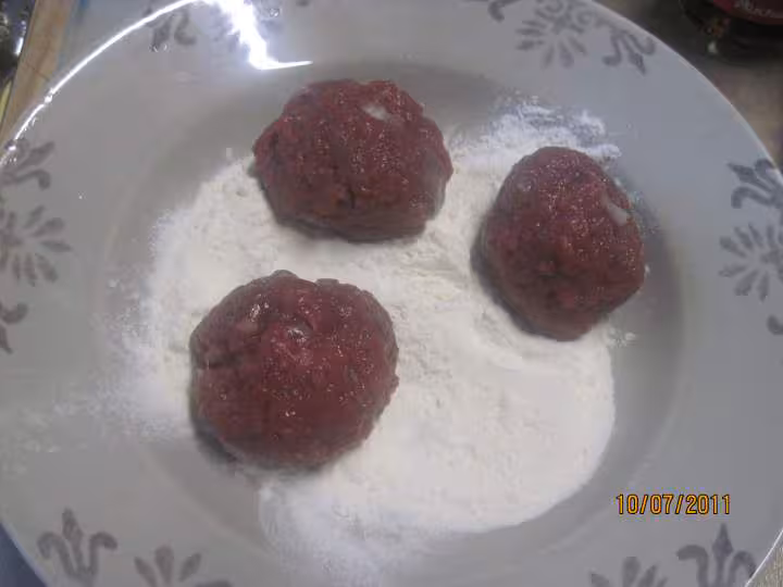 Nouille chinoise aux boulettes de viande hachee