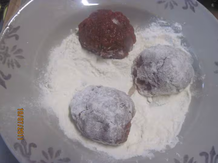Nouille chinoise aux boulettes de viande hachee