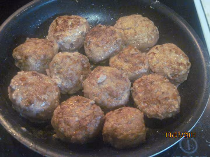 Nouille chinoise aux boulettes de viande hachee