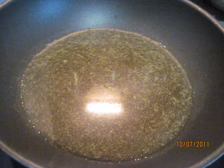 Nouille chinoise aux boulettes de viande hachee