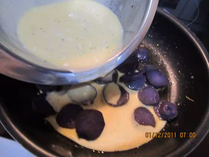 Omelette aux pommes de terre vitelottes