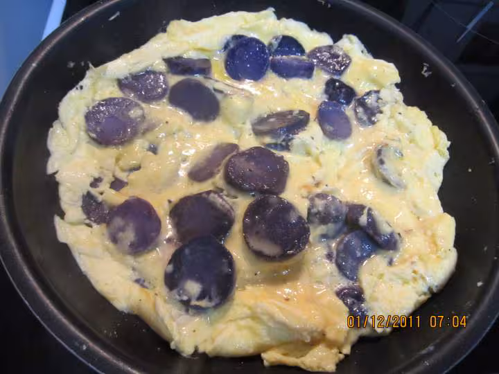 Omelette aux pommes de terre vitelottes