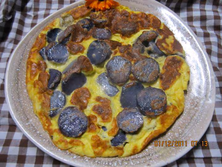 Omelette aux pommes de terre vitelottes