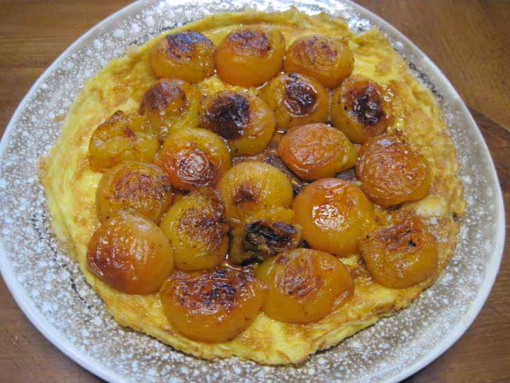 Omelette sucree aux abricots