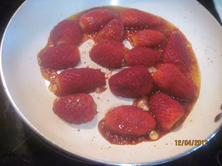 Omelette sucree aux fraises