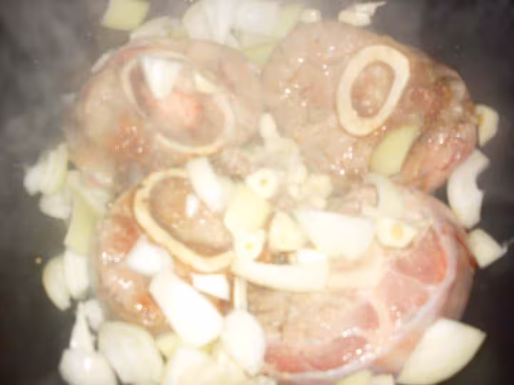 Osso bucco aux champignons sauter de courgettes