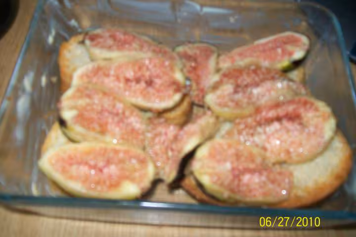 Pain de mie aux figues creme anglaise
