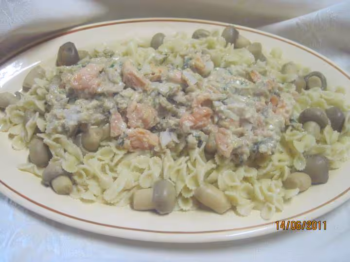 Pate aux poissons champignons en sauce
