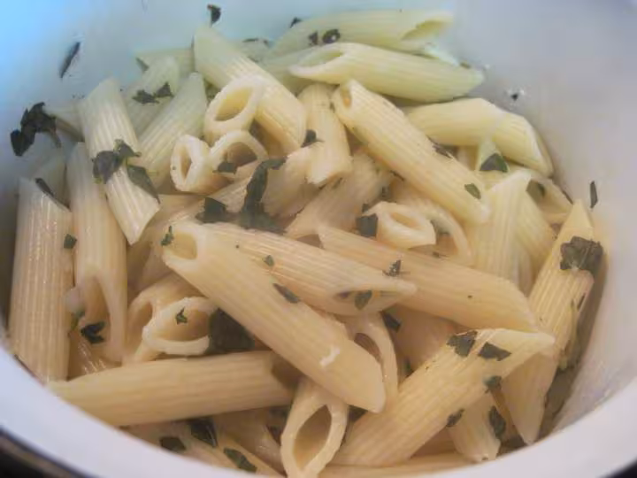 Pate penne aux courgettes et steaks de porc