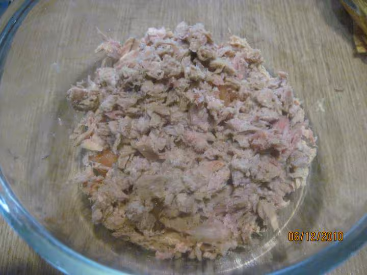 Pate spaetzle en sauce thon tomate olives noires