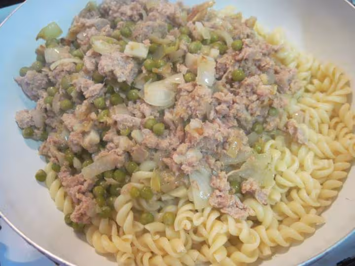 Pate torsade au thon et petits pois