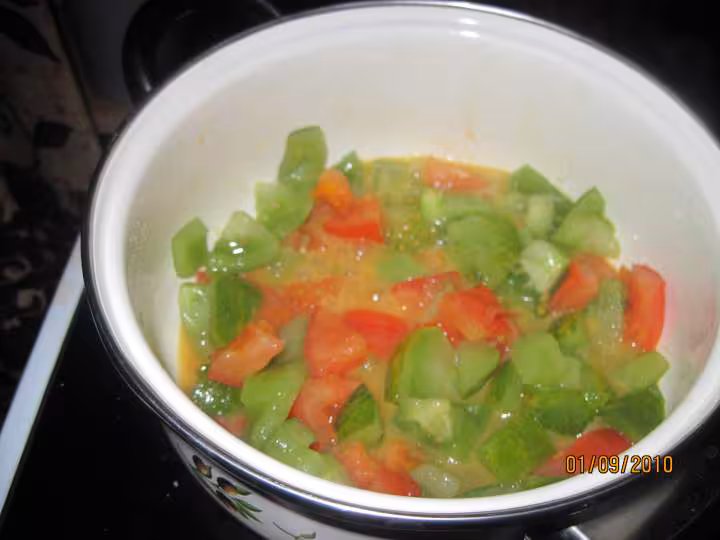 Pates au tomates et des de porc au fromage fondu