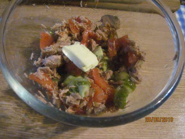 Pates coquillette aux tomates thon