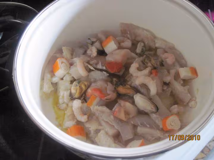 Patisson au poisson et fruits mer en sauce