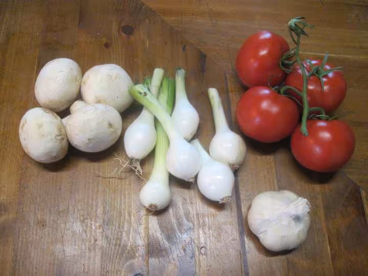 Paupiettes de porc aux legumes a la sauce tomate