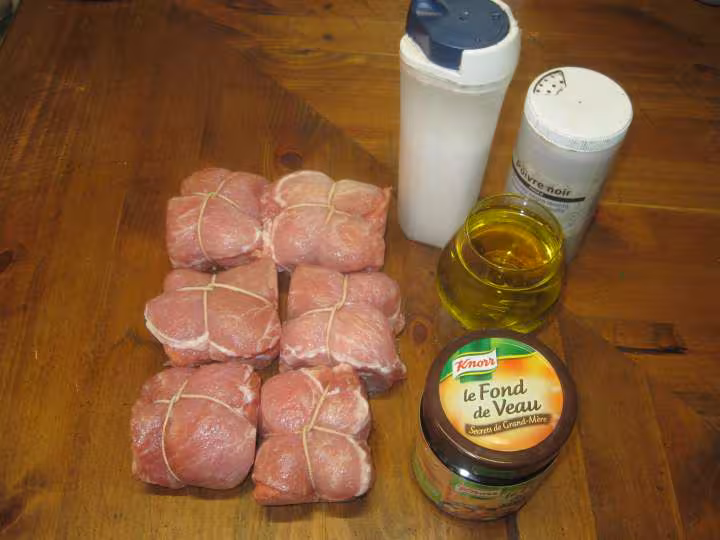 Paupiettes de porc aux legumes a la sauce tomate