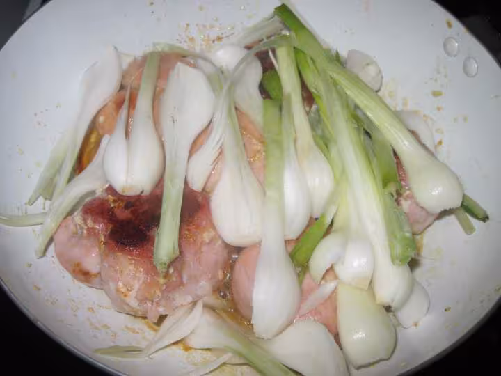Paupiettes de porc aux legumes a la sauce tomate