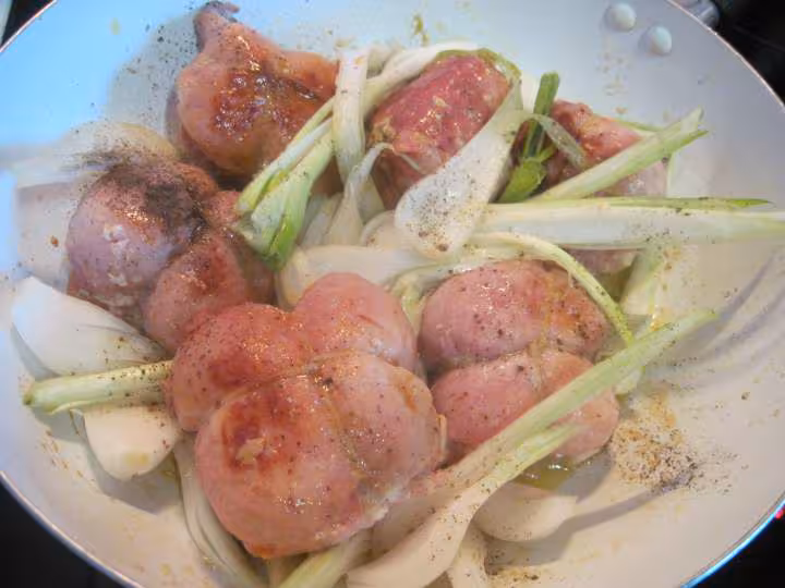 Paupiettes de porc aux legumes a la sauce tomate