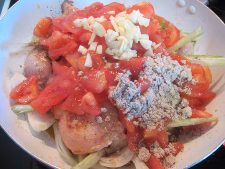 Paupiettes de porc aux legumes a la sauce tomate