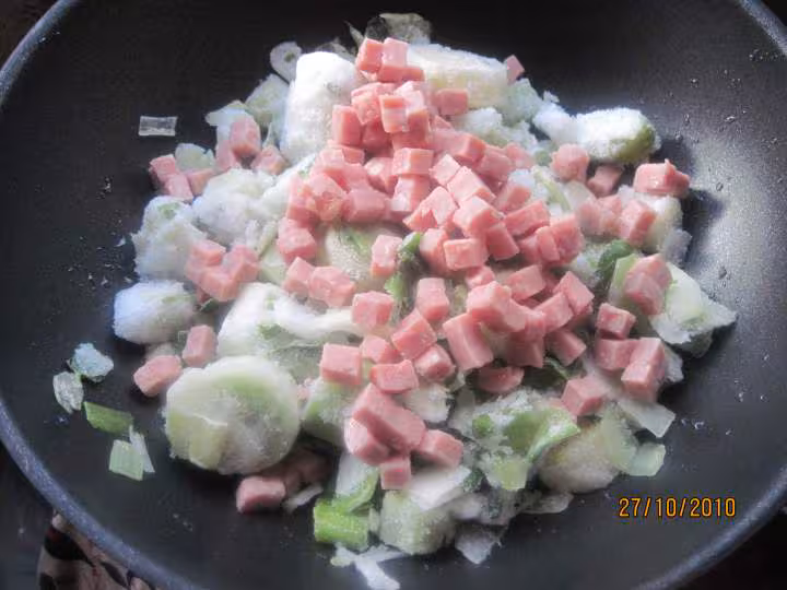 Paupiettes de porc cuites sur un lit de oireaux