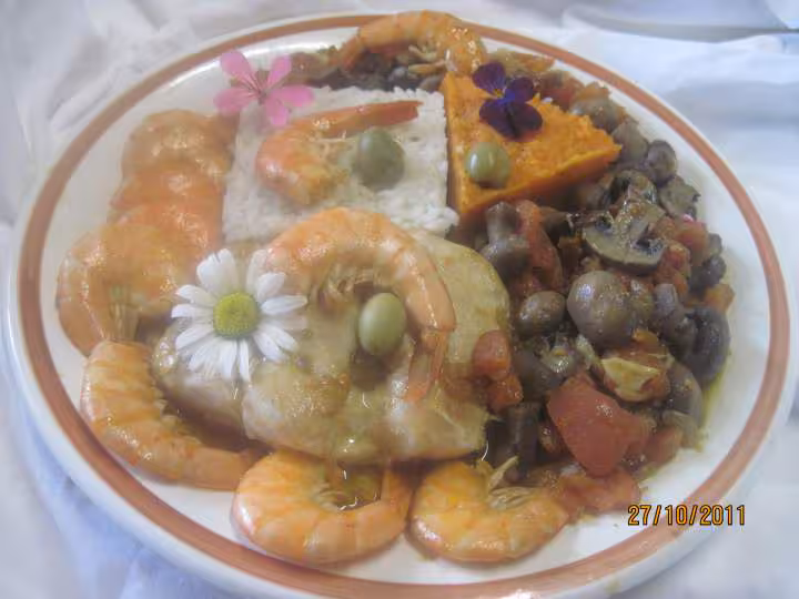 Pave de cabillaud aux legumes crevettes