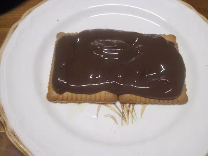 Petits beurre a la creme chocolat et chantilly