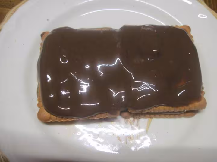 Petits beurre a la creme chocolat et chantilly