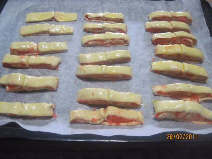 Petits feuilletees au sucre saveur de fraises