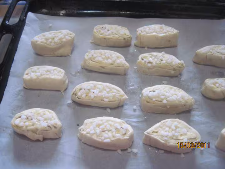 Petits gateaux feuilletees a la vanille