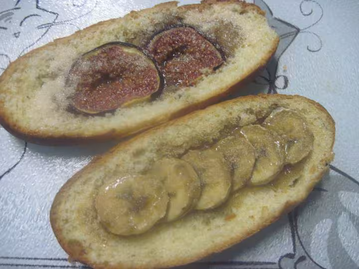 Petits pains au lait aux fruits